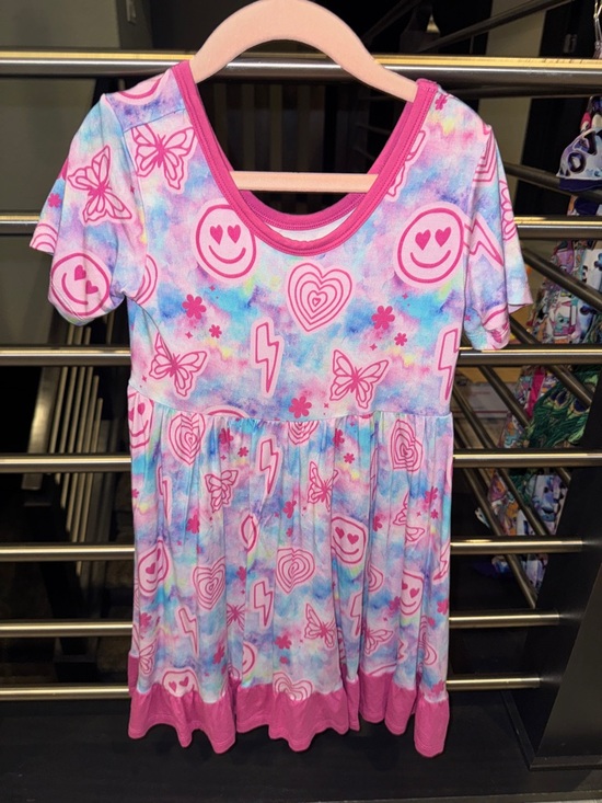 Snuggle Bums Other - SNUGGLE BUMS Bamboo Twirl dress, size 5/6 Pink Tie-Dye Smiley & Butterfly Dress